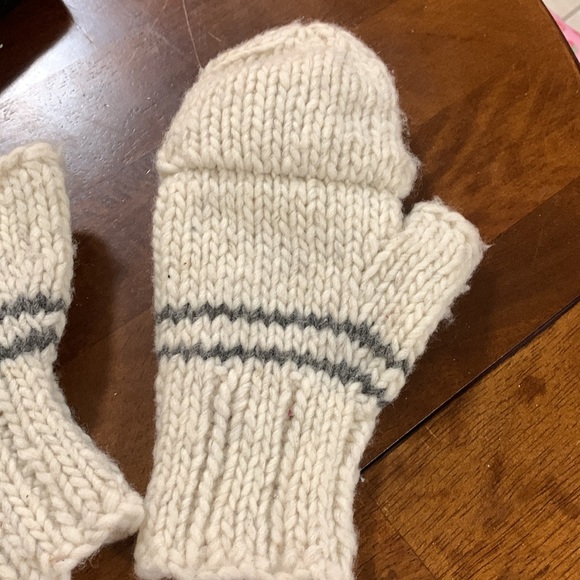 Wool gloves 🧤🧤‼️♥️🛍️ - Picture 3 of 4